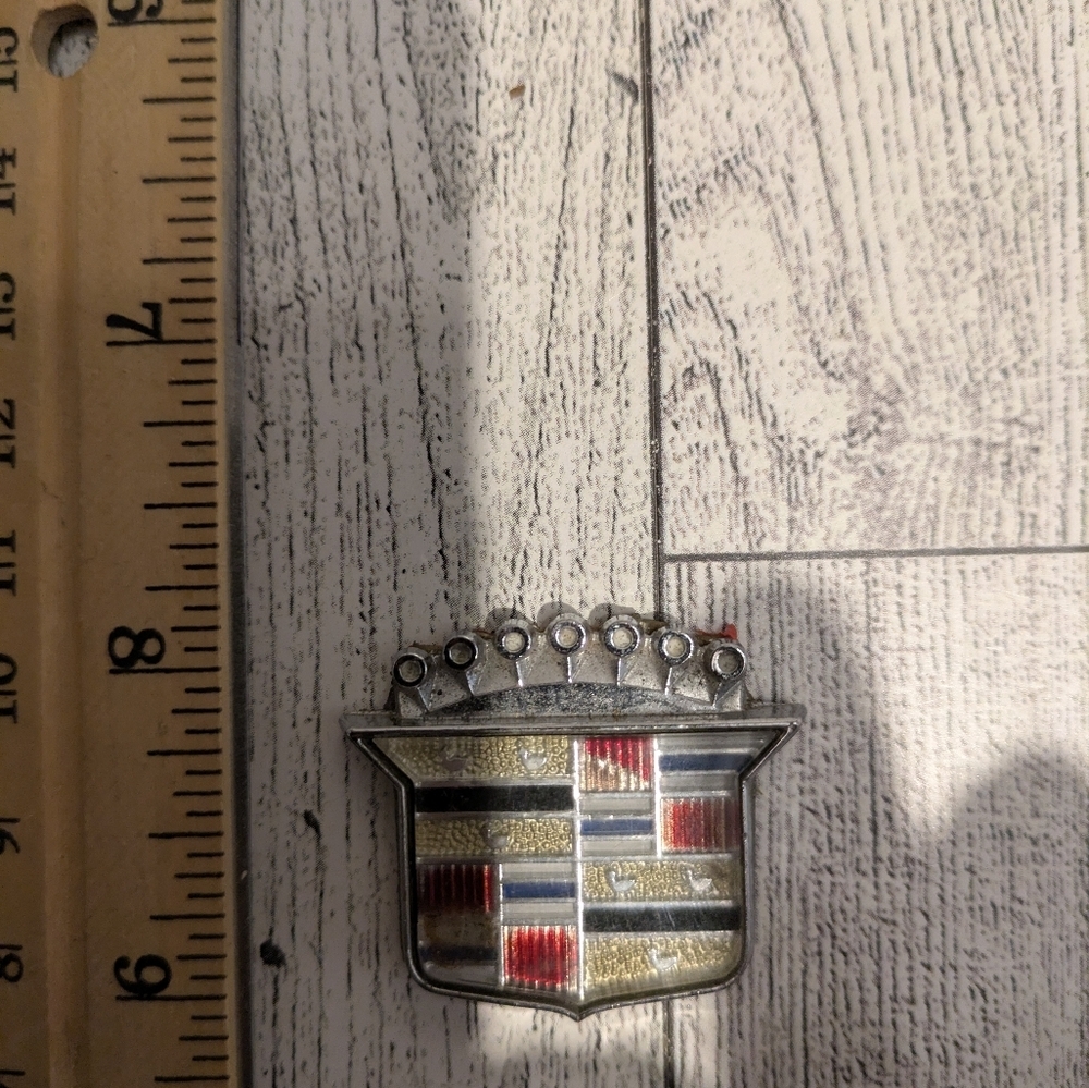 Cadillac Car Emblem - Silver and Gold - Picture 2 of 5